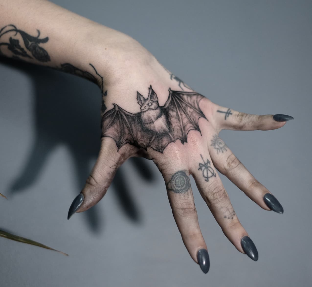 Tattoo by Jak Rapmund - hand Bat